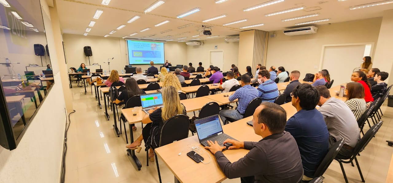 Fé e Política: Mesa redonda debate a importância da educação